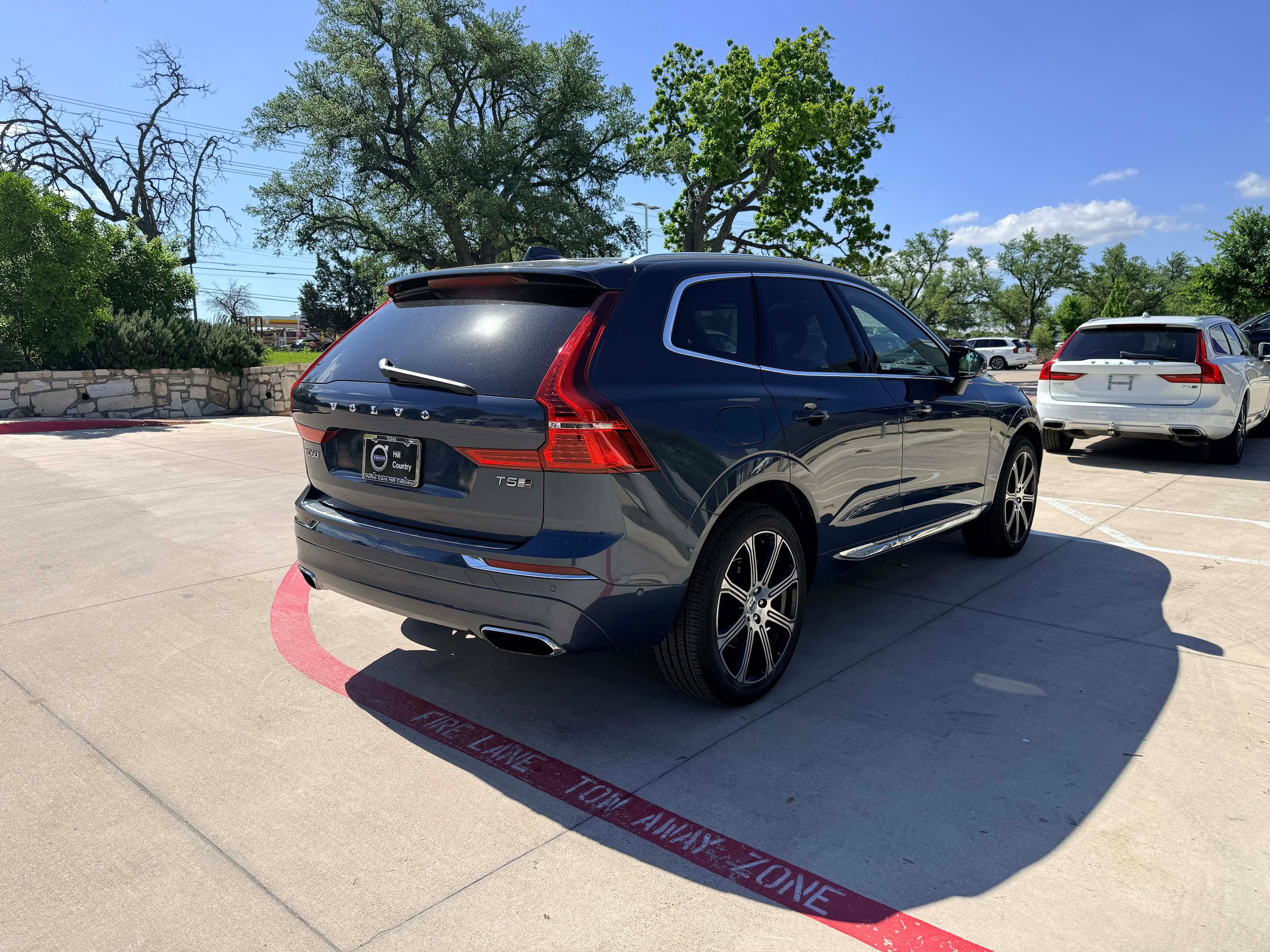 Used 2019 Volvo XC60 T5 Inscription w/ Protection Package Premier AWD/4WD image 6