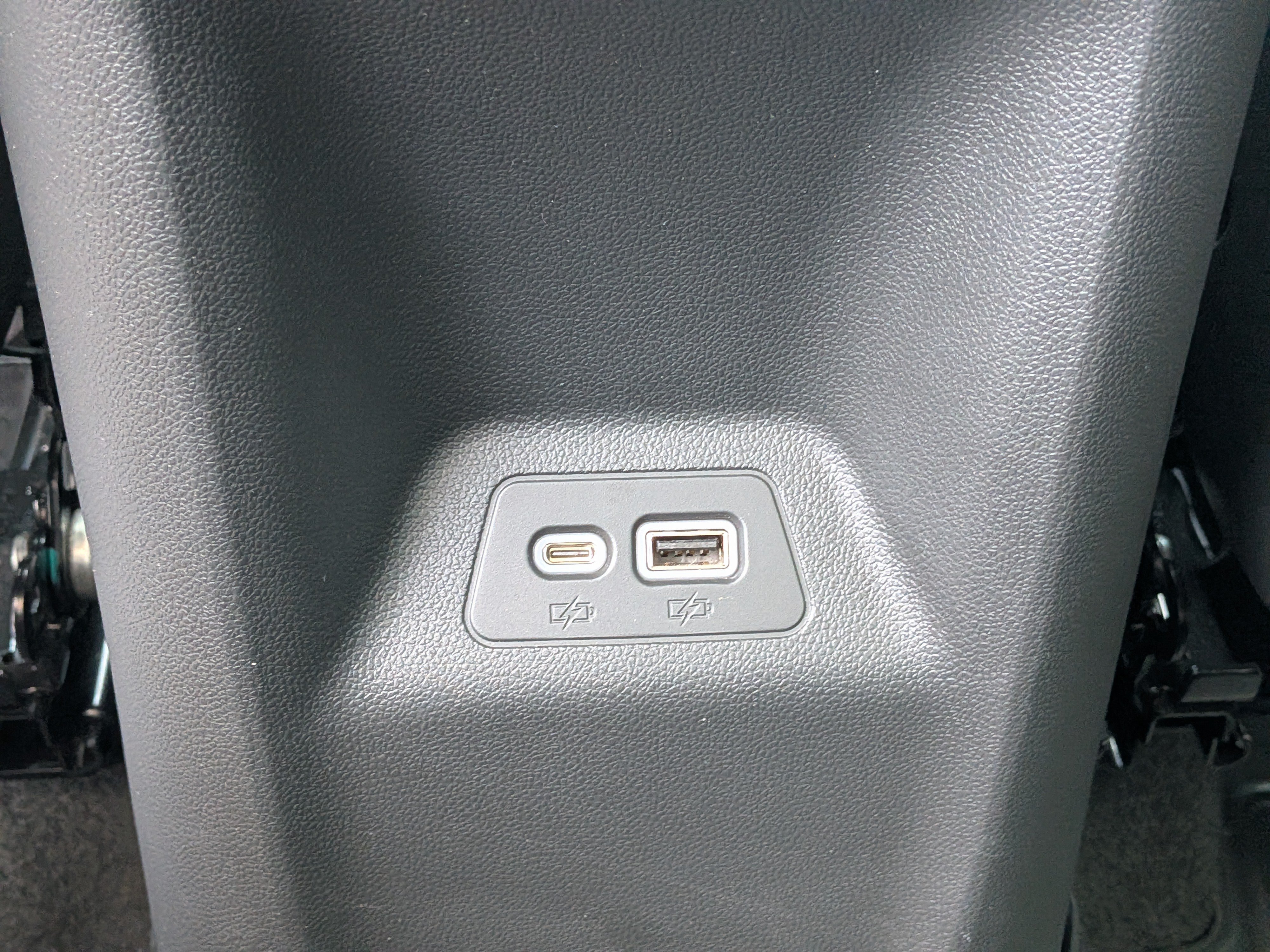 Used 2023 Buick Envision Essence AWD/4WD image 16