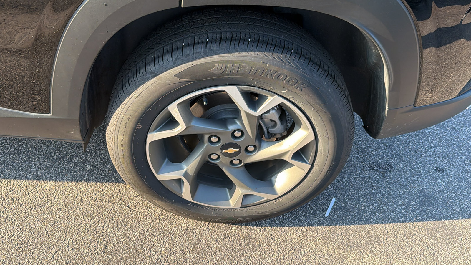 Used 2025 Chevrolet Trax LT FWD image 12