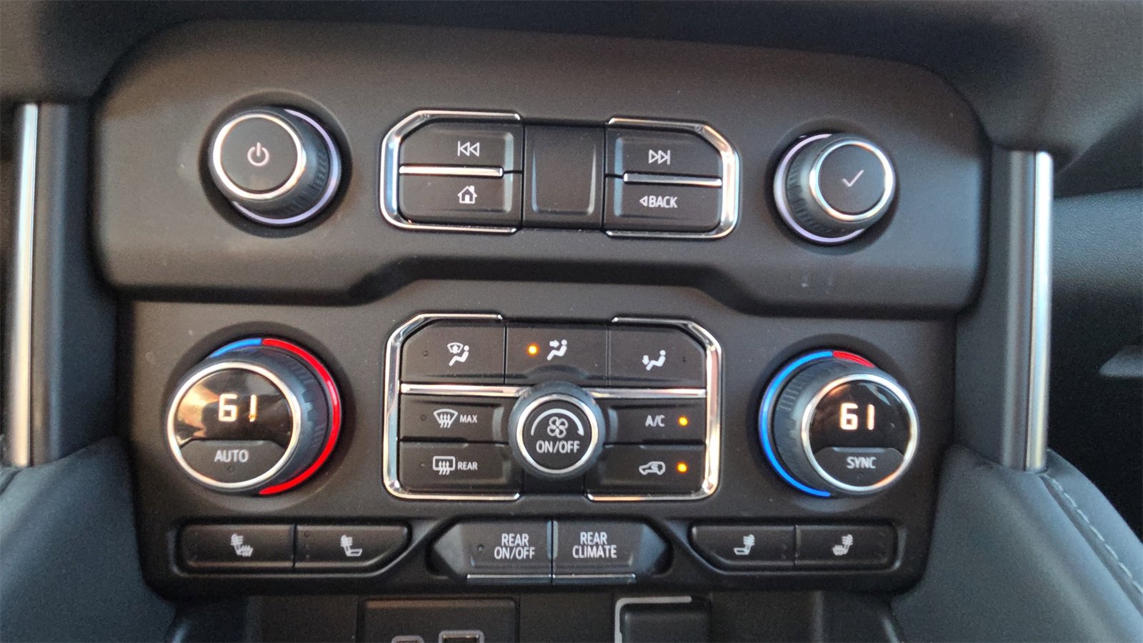 Used 2022 Chevrolet Suburban Z71 w/ Z71 Off-Road Package image 34