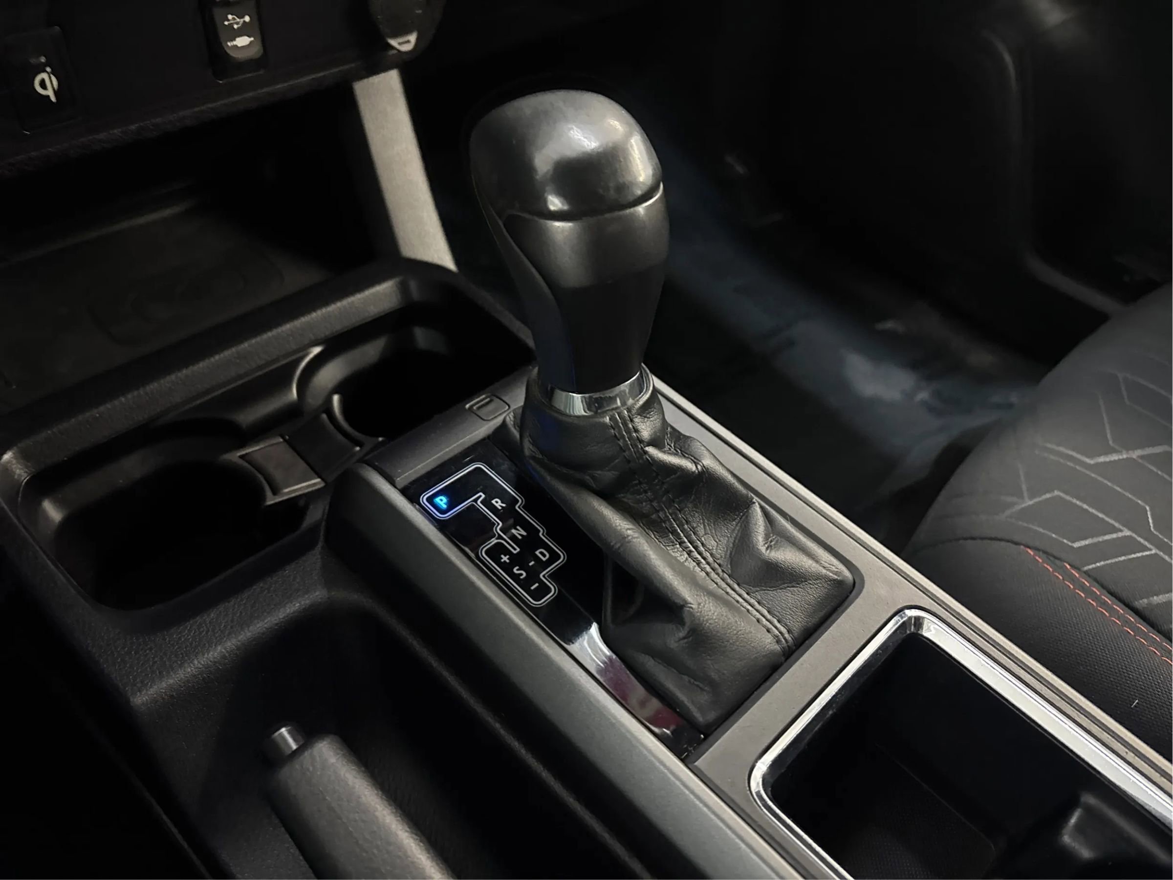 Used 2017 Toyota Tacoma TRD Off-Road w/ Tow Package image 43