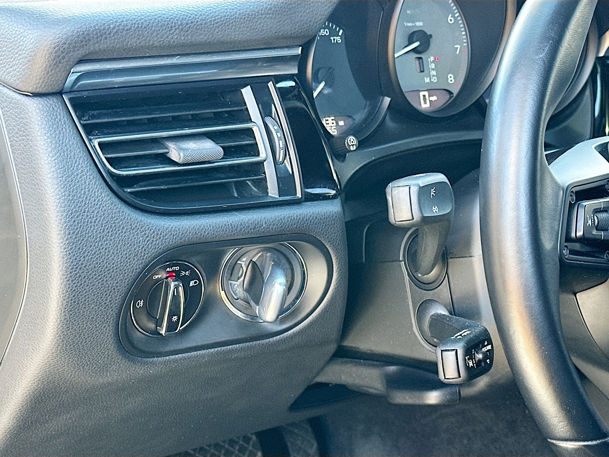 Used 2024 Porsche Macan S image 10