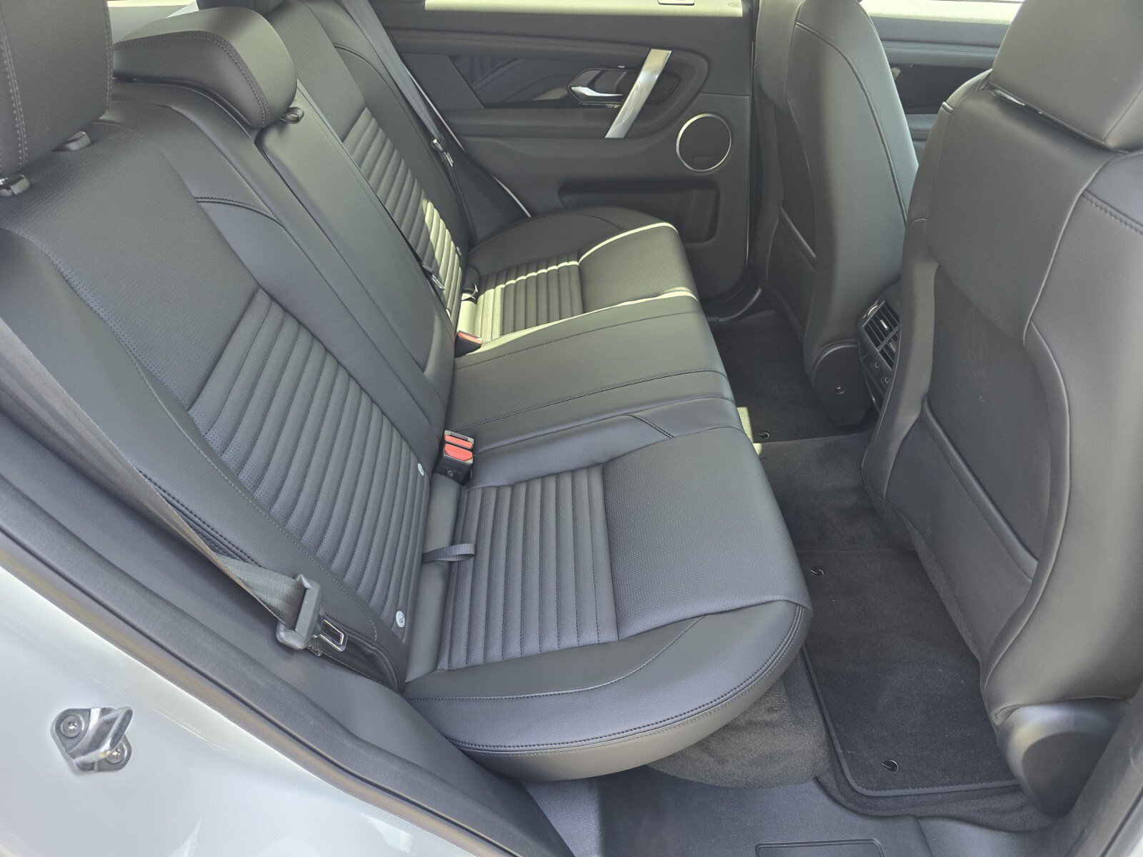 New 2025 Land Rover Discovery Sport S AWD/4WD image 5