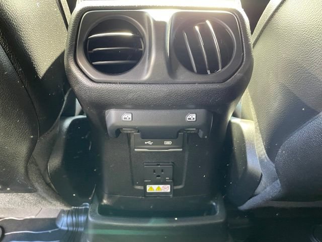 Used 2018 Jeep Wrangler Unlimited Rubicon w/ Dual Top Group AWD/4WD image 26
