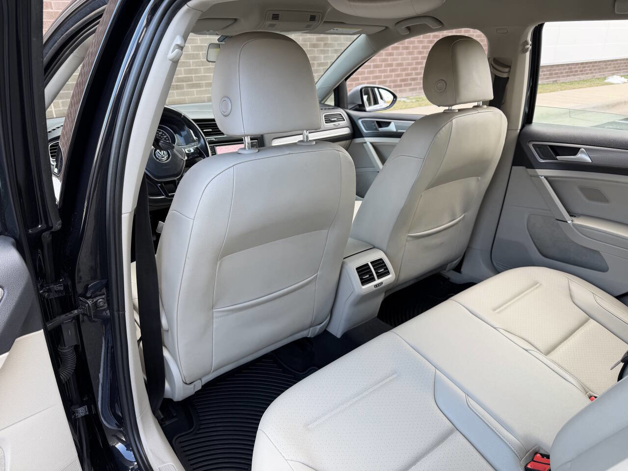 Used 2019 Volkswagen Golf Alltrack S image 35