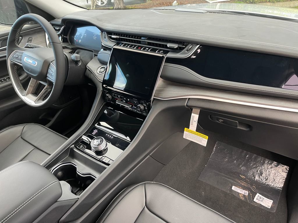 New 2024 Jeep Grand Cherokee Limited 4xe w/ Luxury Tech Group II image 11