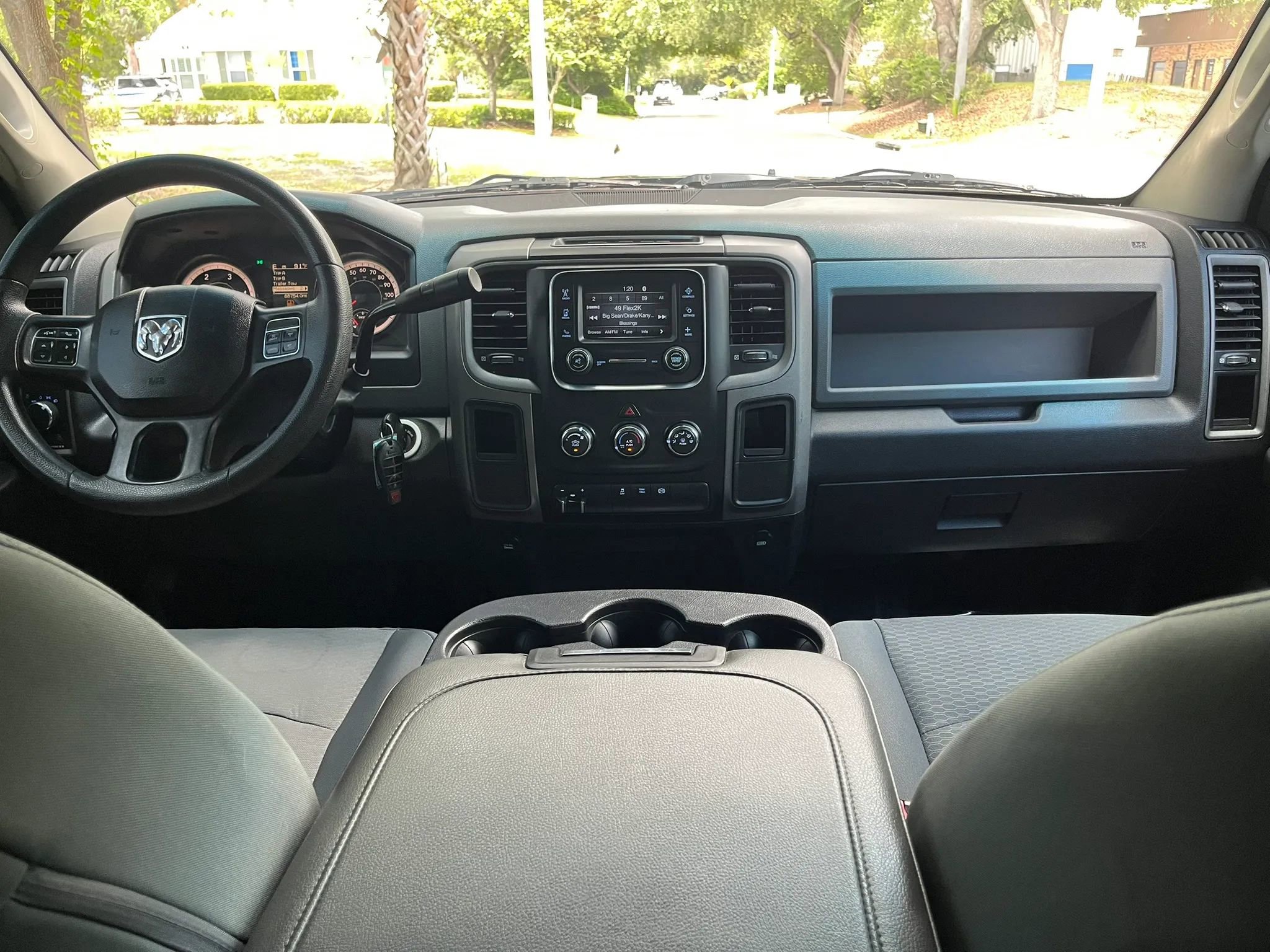 Used 2018 RAM 2500 Tradesman w/ Chrome Appearance Group AWD/4WD image 17