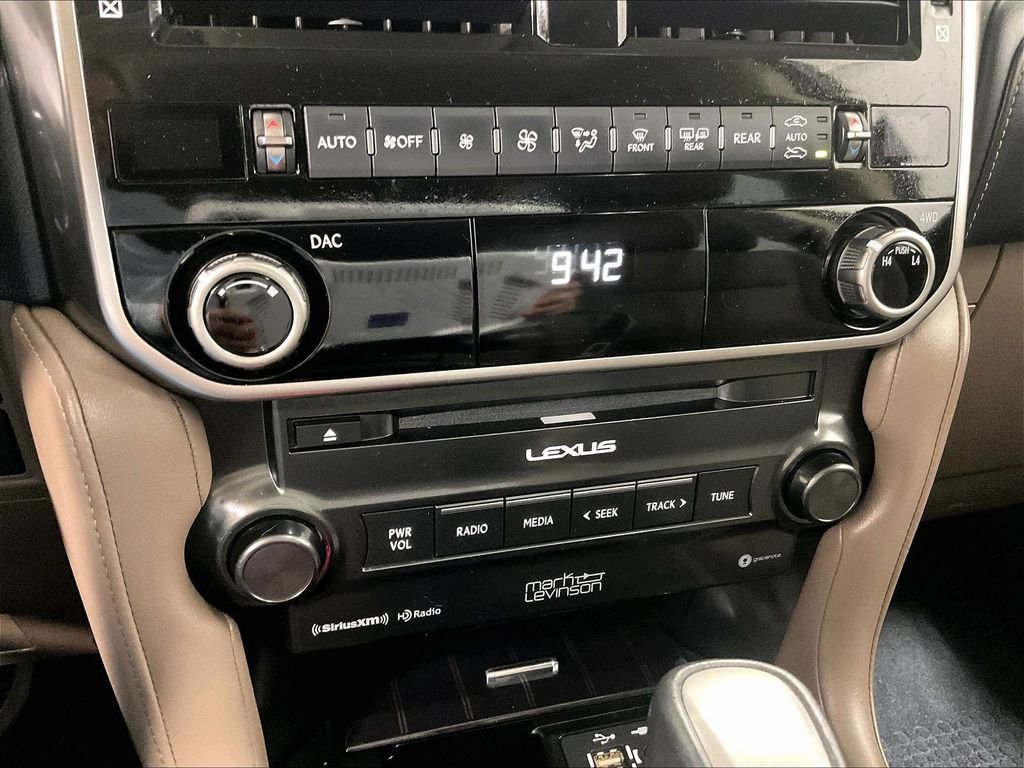 Used 2022 Lexus GX 460 Premium w/ Accessory Package AWD/4WD image 27
