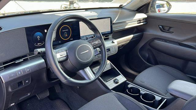 New 2025 Hyundai Kona SEL FWD image 2