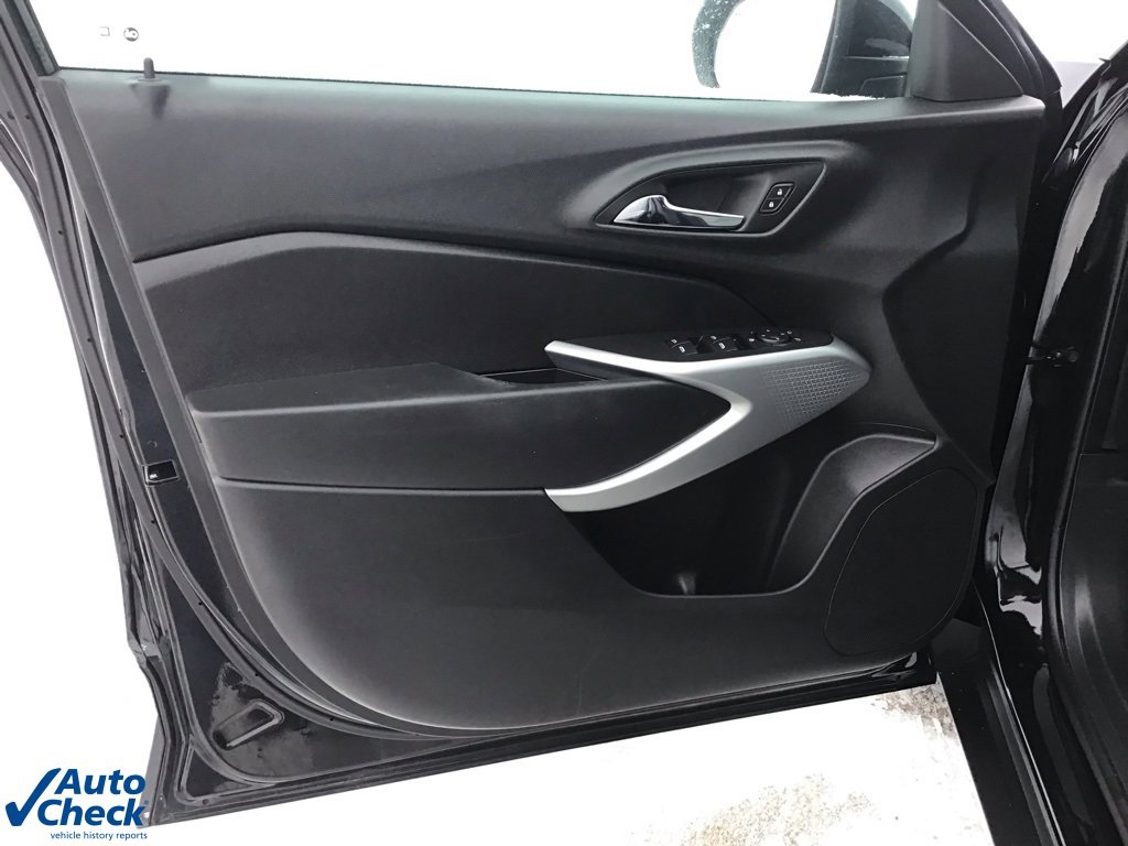 Used 2024 Chevrolet Trax RS w/ Driver Confidence Package image 24