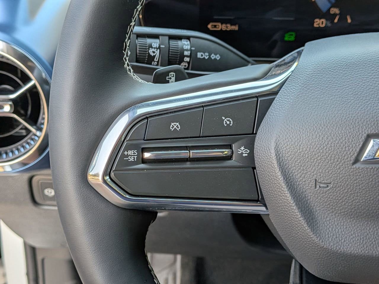 New 2026 Chevrolet Equinox EV LT image 11