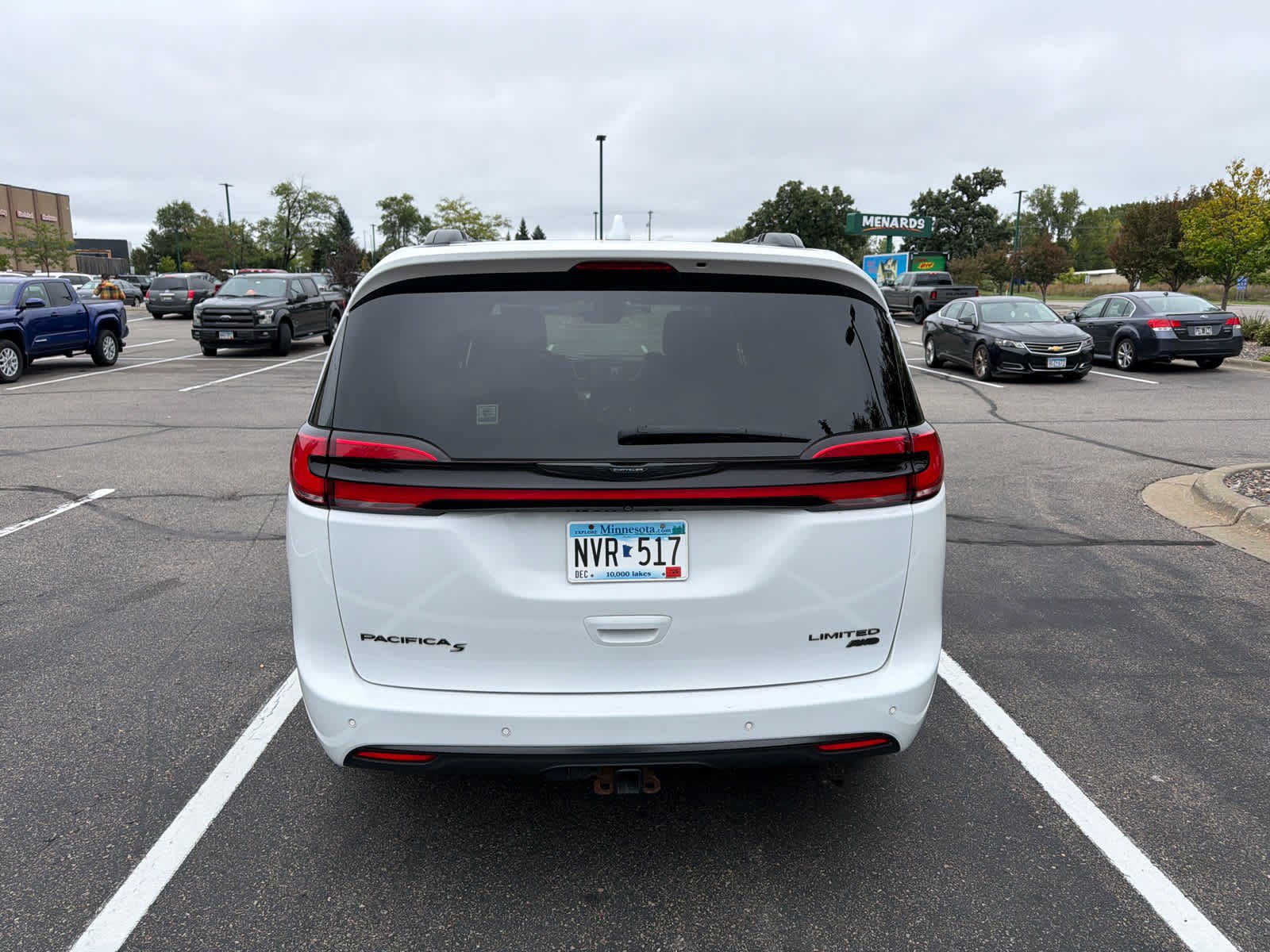 Used 2021 Chrysler Pacifica Limited w/ Uconnect Theater Family Group AWD/4WD image 8