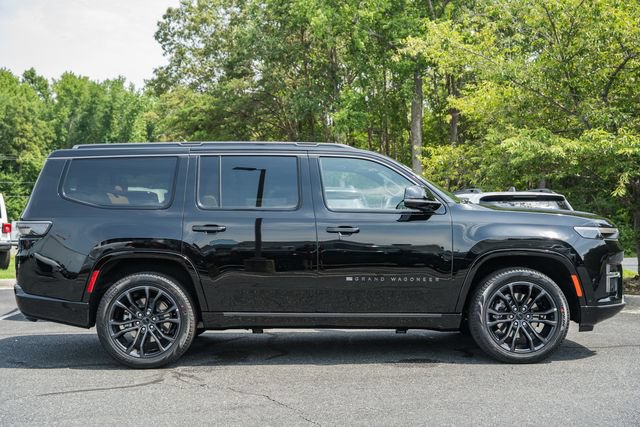 New 2026 Jeep Grand Wagoneer Summit AWD/4WD image 4