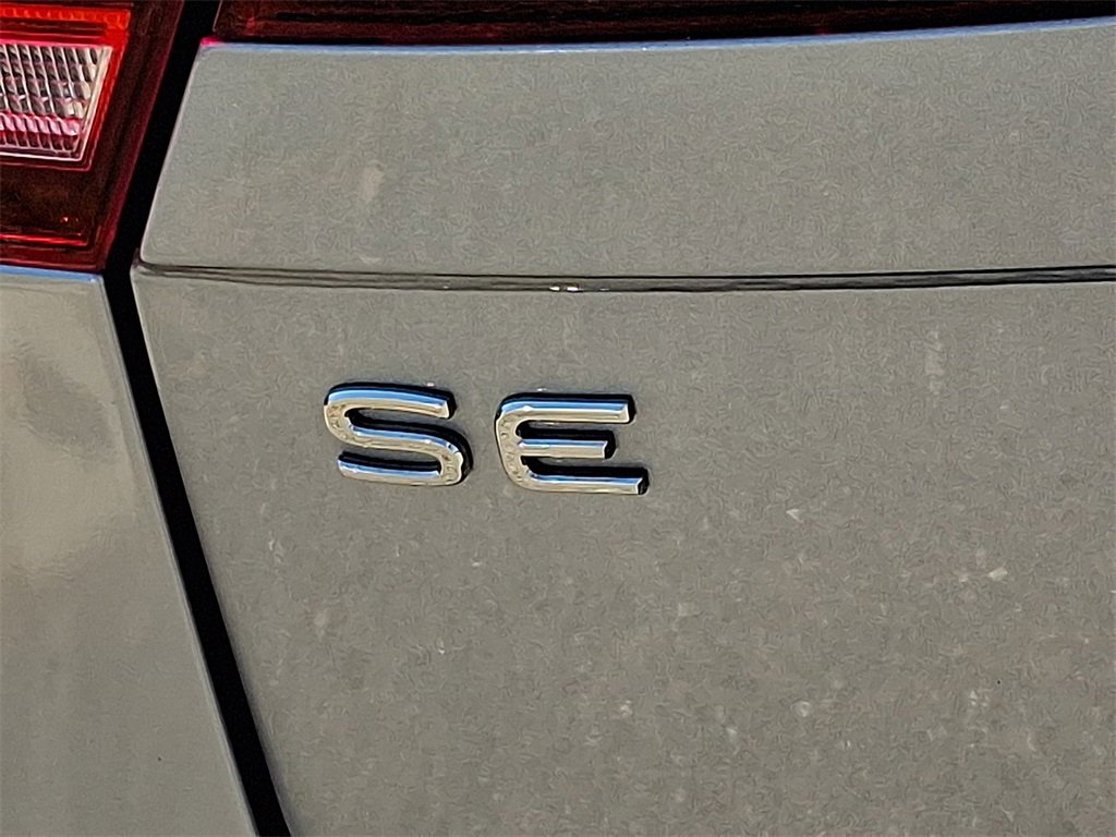 Used 2022 Volkswagen Tiguan SE image 29