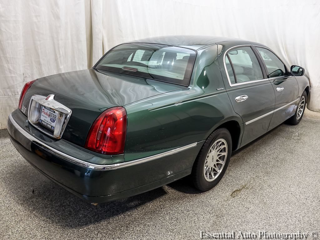 Used 1999 Lincoln Town Car Signature RWD image 8