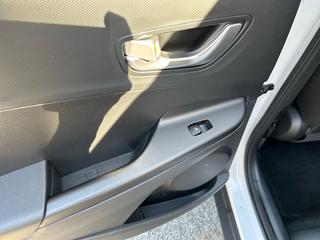 Used 2022 Hyundai Kona SEL w/ Convenience Package image 23