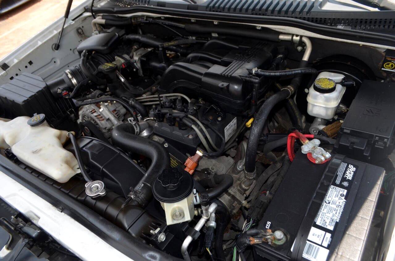 Used 2010 Ford Explorer XLT image 38