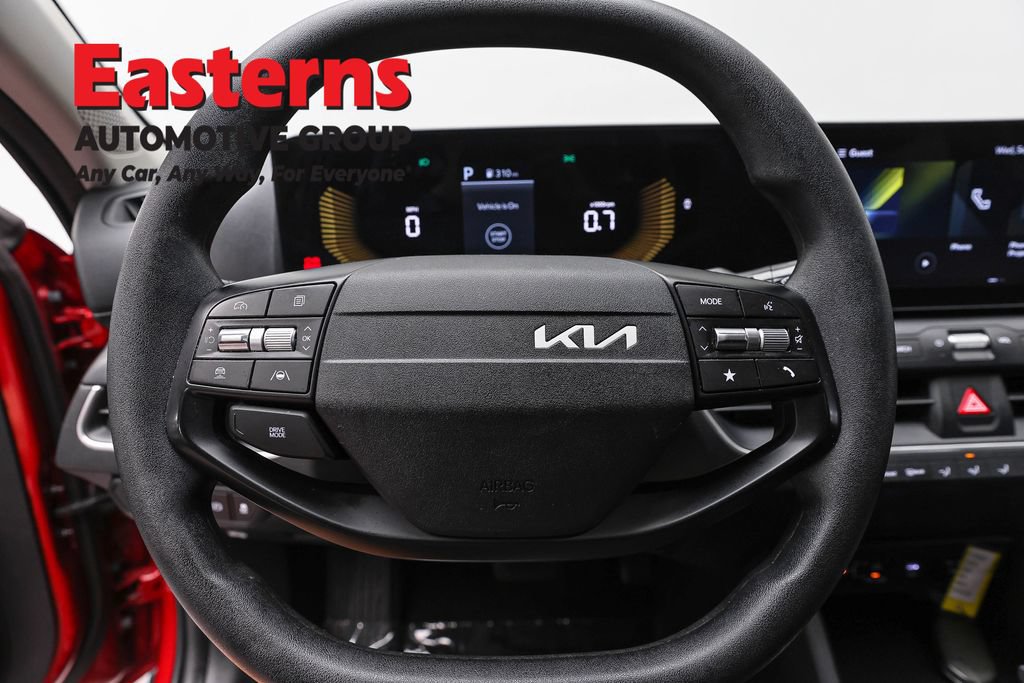 Used 2025 Kia K4 FWD image 11