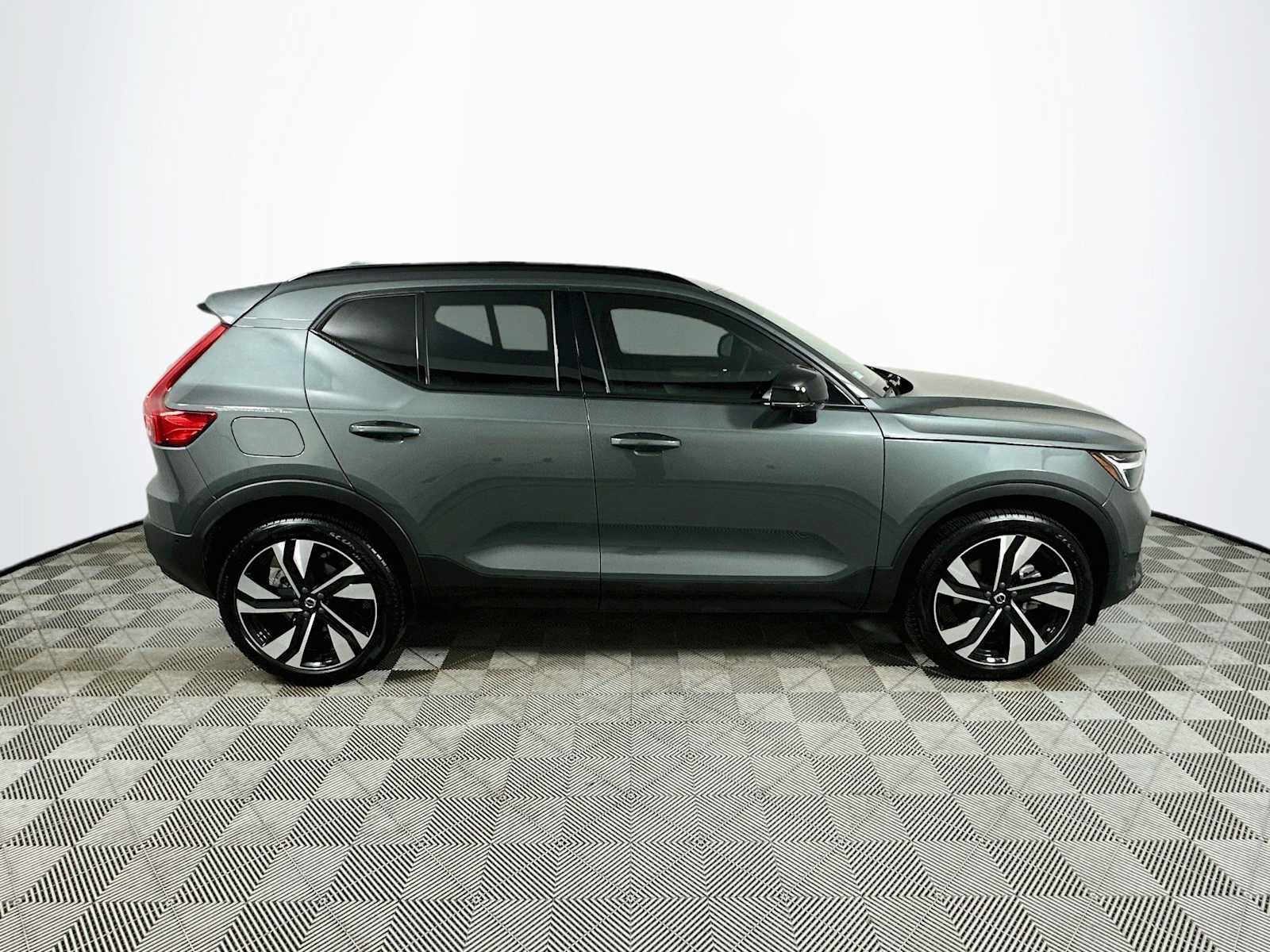 Used 2026 Volvo XC40 B5 Ultra w/ Climate Package AWD/4WD image 8