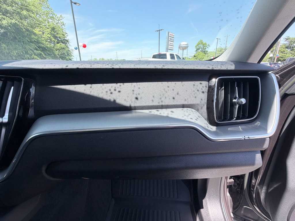 Used 2023 Volvo XC60 B5 Core FWD image 21