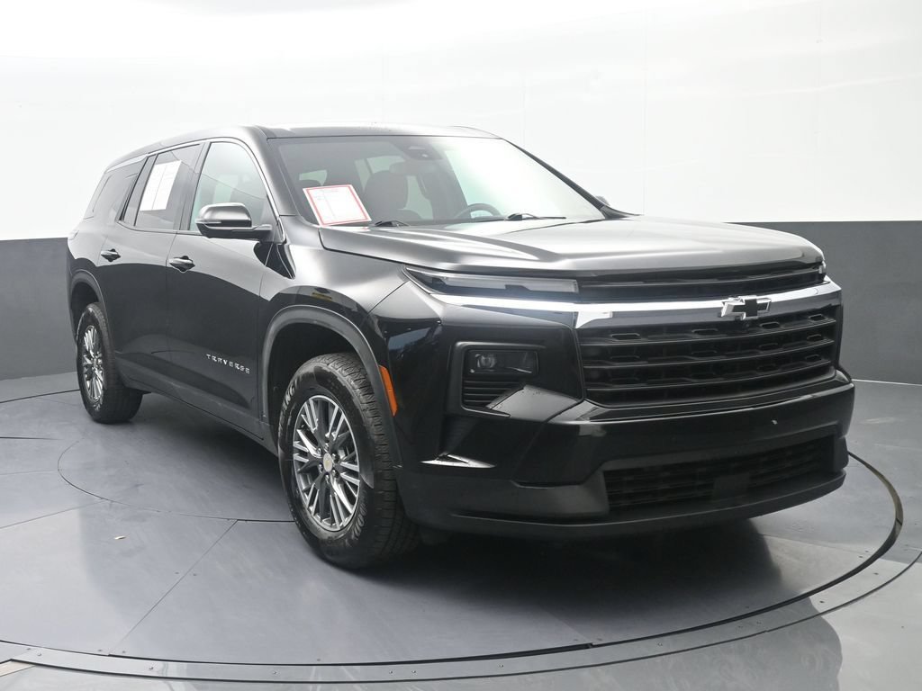 Used 2024 Chevrolet Traverse LS FWD image 9