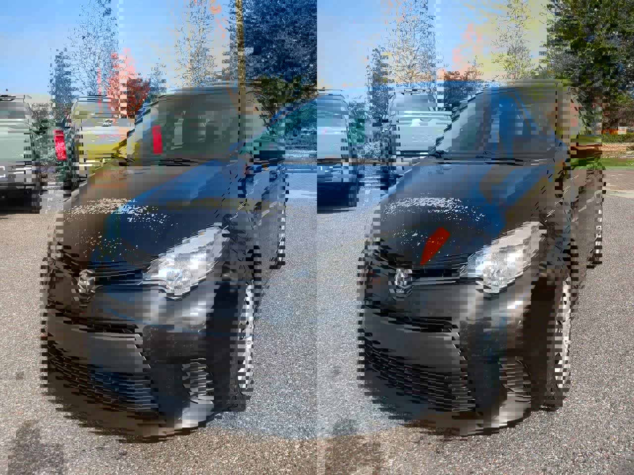 Used 2015 Toyota Corolla LE image 2