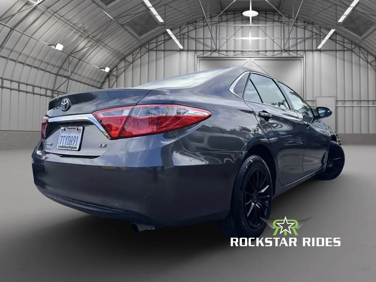 Used 2016 Toyota Camry LE FWD image 11