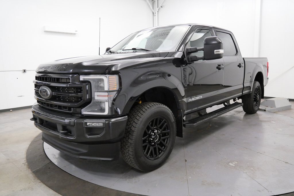 Used 2022 Ford F250 Lariat w/ Black Appearance Pkg image 3