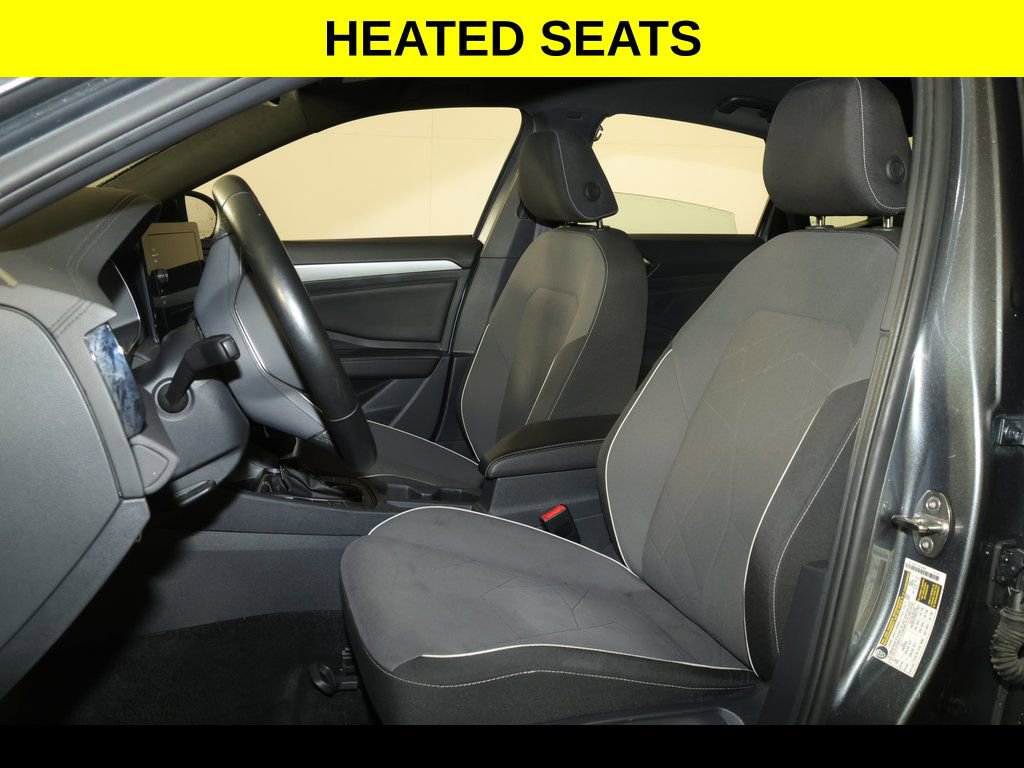 Used 2025 Volkswagen Jetta Sport FWD image 3