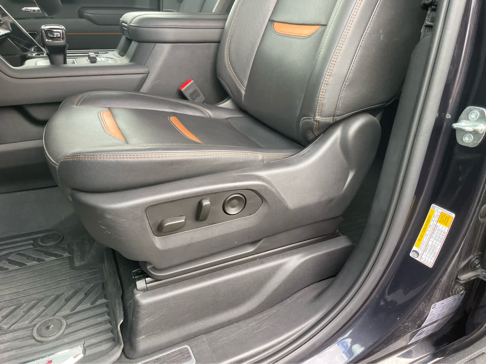 Used 2023 GMC Sierra 1500 AT4 w/ AT4 Premium Package AWD/4WD image 13