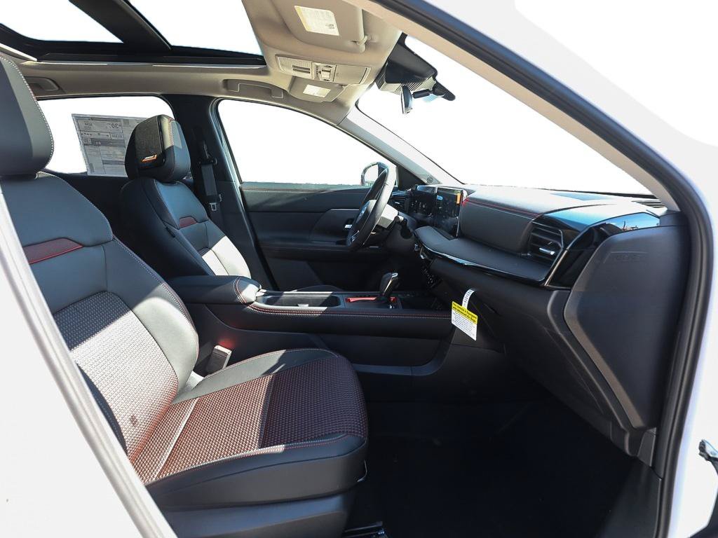 New 2026 Nissan Kicks SR w/ SR Premium Package AWD/4WD image 18