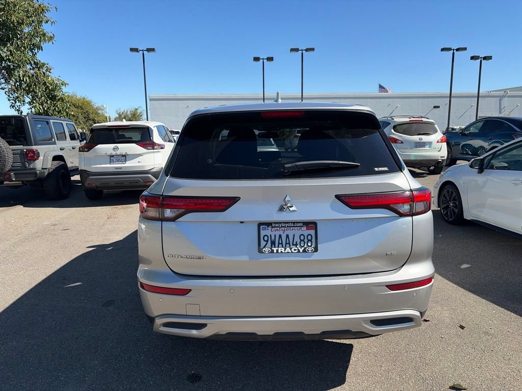 Used 2024 Mitsubishi Outlander SE AWD/4WD image 5