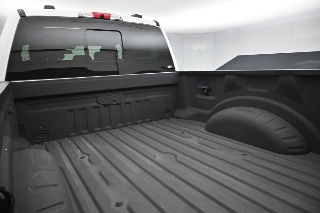Certified 2022 Ford F250 Platinum w/ FX4 Off-Road Package AWD/4WD image 24