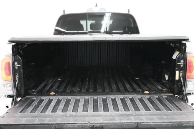 Used 2020 Toyota Tacoma TRD Off-Road w/ Technology Package AWD/4WD image 6
