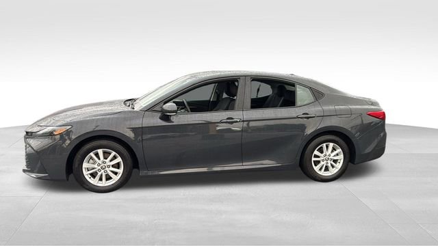 Used 2025 Toyota Camry LE image 8