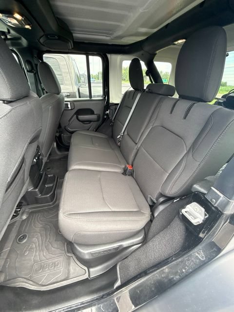 Used 2023 Jeep Wrangler Unlimited w/ Cold Weather Group AWD/4WD image 24