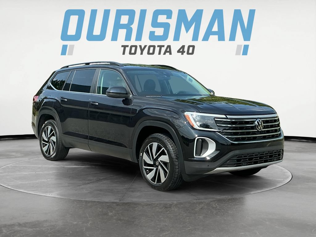 Used 2025 Volkswagen Atlas SE AWD/4WD image 1