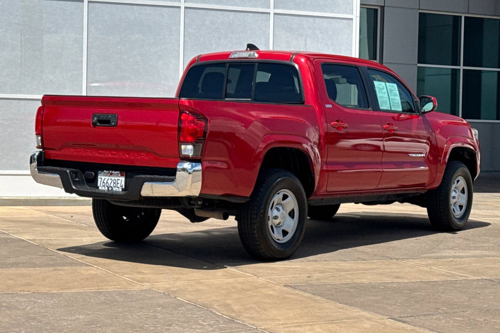 Used 2022 Toyota Tacoma SR5 RWD image 4
