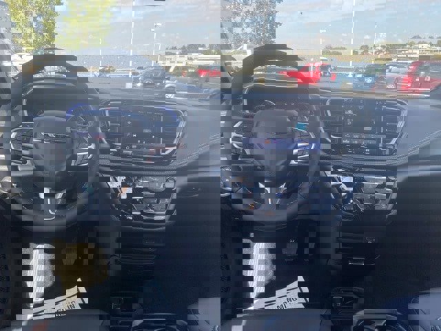 New 2026 Chrysler Pacifica Select image 2