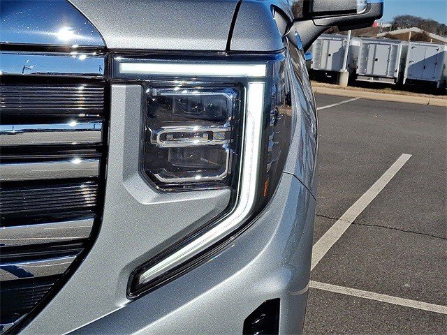 Certified 2025 GMC Sierra 1500 SLT image 8