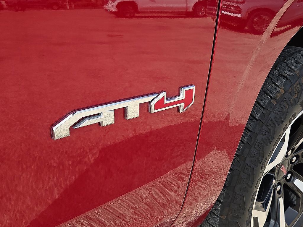 Used 2025 GMC Yukon AT4 w/ AT4 Premium Package image 8