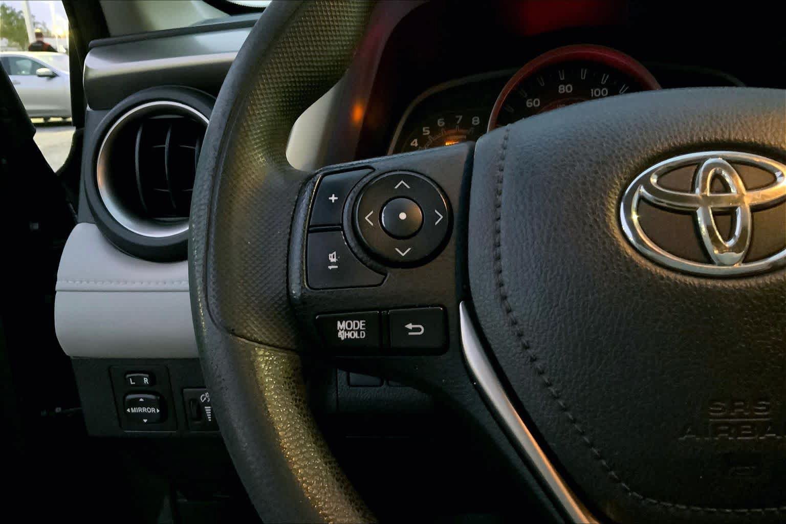 Used 2015 Toyota RAV4 XLE AWD/4WD image 20