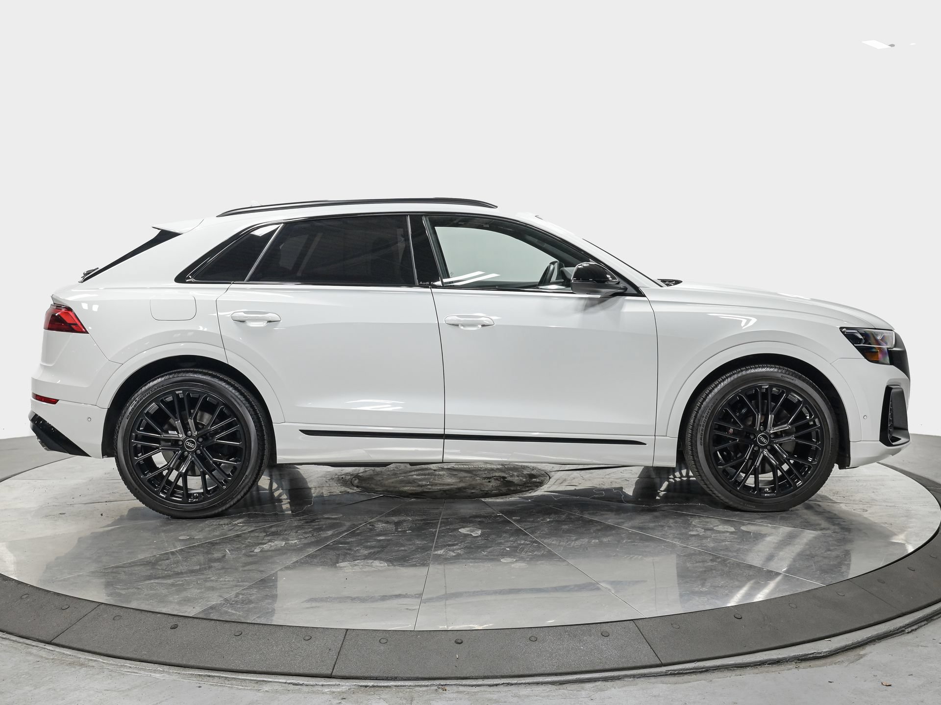 Used 2024 Audi SQ8 Premium Plus AWD/4WD image 8