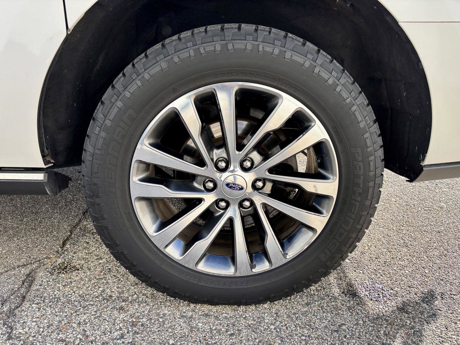 Used 2018 Ford Expedition Max Limited image 27