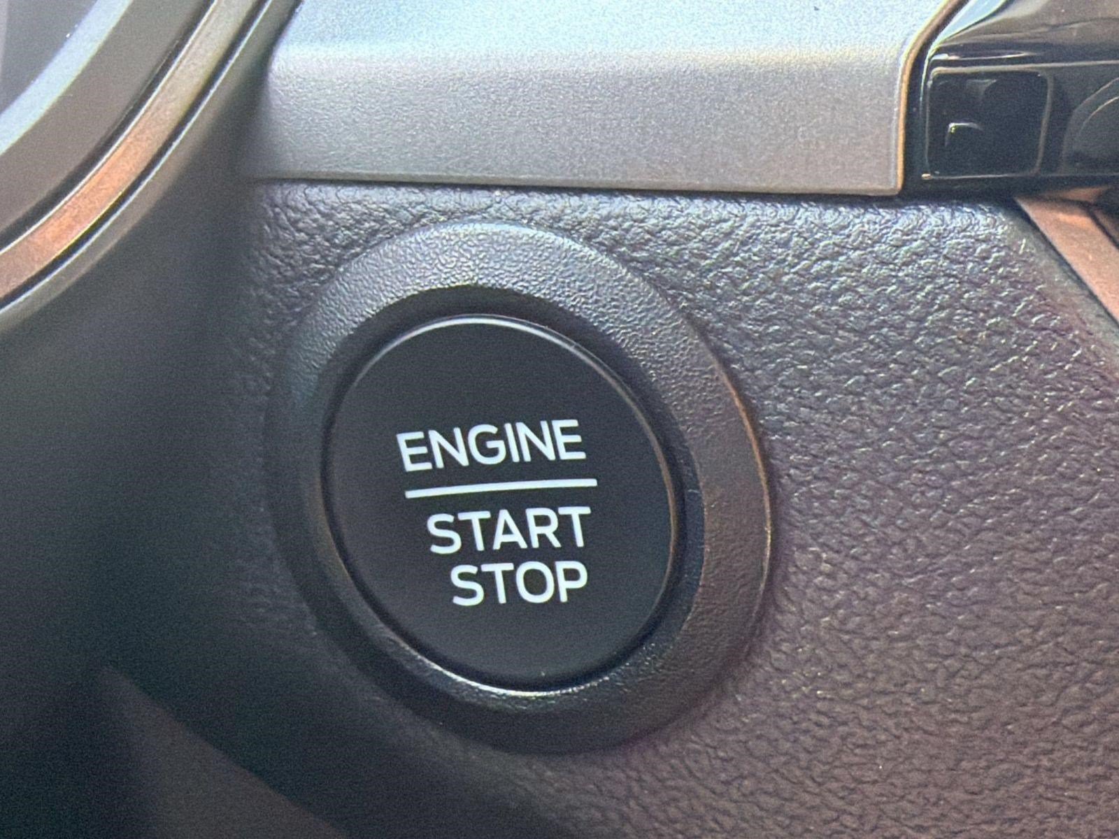 Certified 2025 Ford Escape Active FWD image 17
