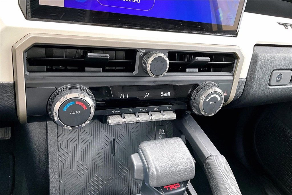 Used 2024 Toyota Tacoma TRD Off-Road image 29