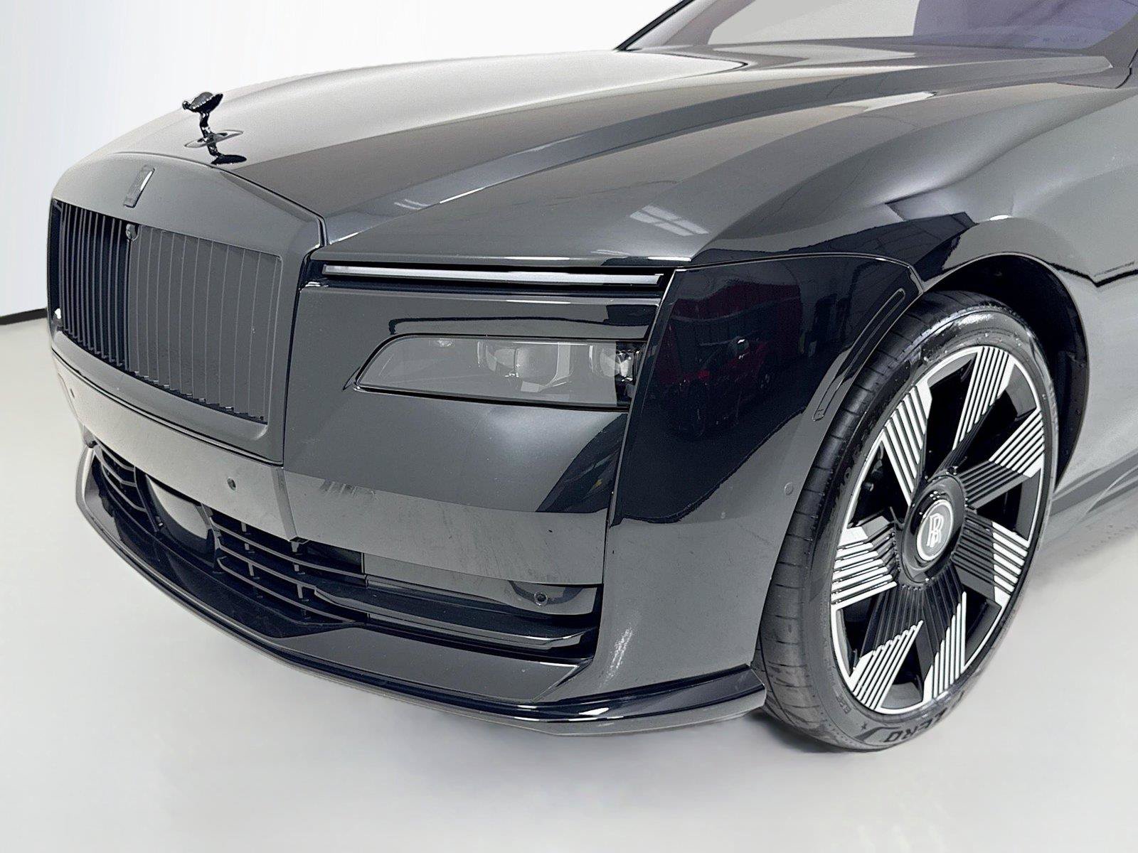 Used 2024 Rolls-Royce Spectre w/ Spectre Launch Package AWD/4WD image 40