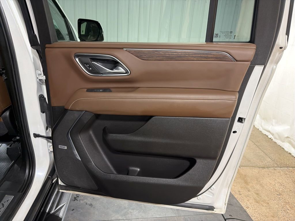 Used 2021 Chevrolet Suburban High Country AWD/4WD image 18