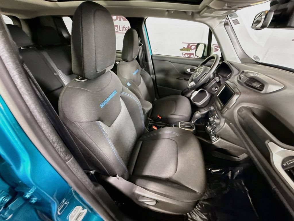 Used 2021 Jeep Renegade Latitude AWD/4WD image 31