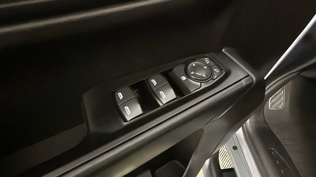 Used 2019 Chevrolet Silverado 1500 Custom w/ Custom Value Package AWD/4WD image 11